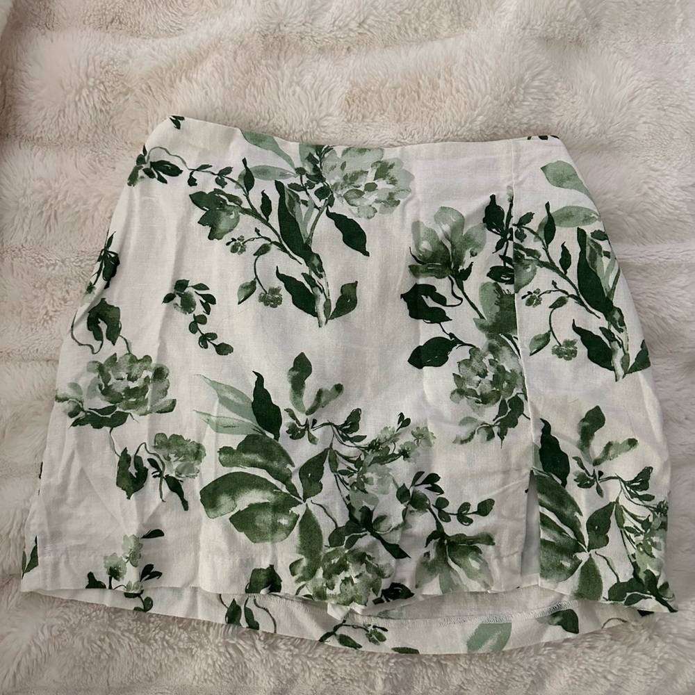 Abercrombie High Rise Mini Skort, Sz S, Green Ivy Pattern